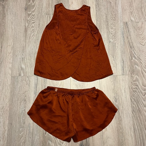 LUNYA Washable Silk Set in Ground Cinnamon - Picture 4 of 8